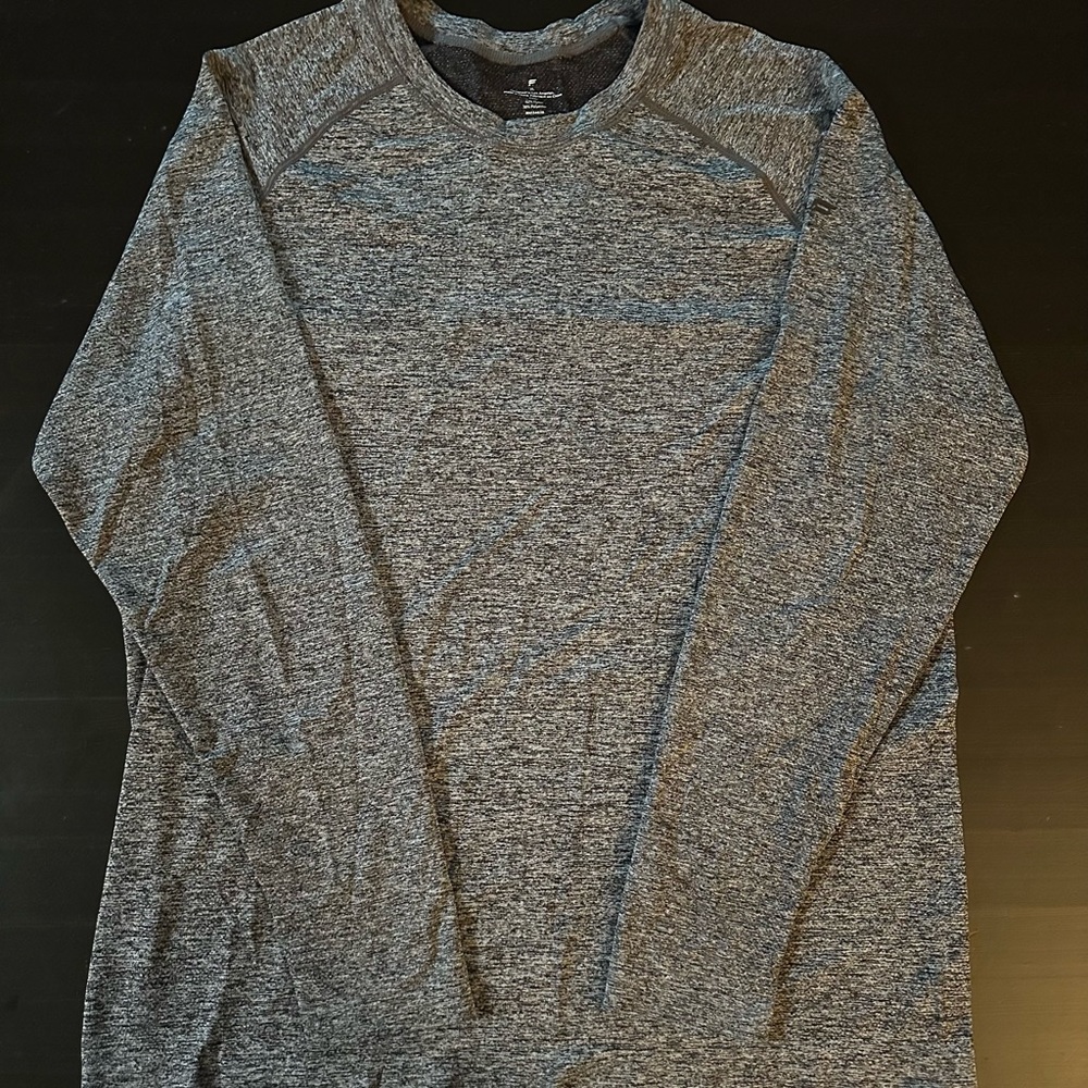 Men's Fabletics top